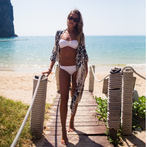 5 🌟 Fave Leopard Print Kimono - Picture 2 of 4